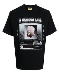 schwarzes bedrucktes T-Shirt mit einem Rundhalsausschnitt von A Bathing Ape