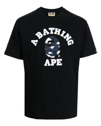 schwarzes bedrucktes T-Shirt mit einem Rundhalsausschnitt von A Bathing Ape