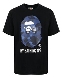 schwarzes bedrucktes T-Shirt mit einem Rundhalsausschnitt von A Bathing Ape