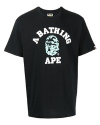 schwarzes bedrucktes T-Shirt mit einem Rundhalsausschnitt von A Bathing Ape