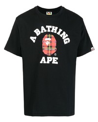 schwarzes bedrucktes T-Shirt mit einem Rundhalsausschnitt von A Bathing Ape