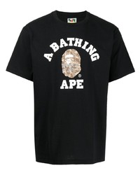 schwarzes bedrucktes T-Shirt mit einem Rundhalsausschnitt von A Bathing Ape