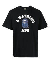 schwarzes bedrucktes T-Shirt mit einem Rundhalsausschnitt von A Bathing Ape