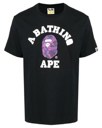 schwarzes bedrucktes T-Shirt mit einem Rundhalsausschnitt von A Bathing Ape