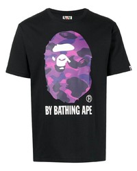 schwarzes bedrucktes T-Shirt mit einem Rundhalsausschnitt von A Bathing Ape