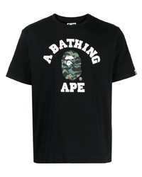 schwarzes bedrucktes T-Shirt mit einem Rundhalsausschnitt von A Bathing Ape