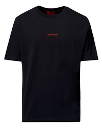 schwarzes bedrucktes T-Shirt mit einem Rundhalsausschnitt von A BETTER MISTAKE