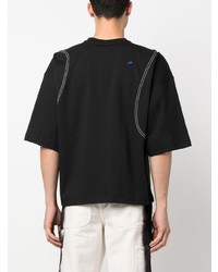 schwarzes bedrucktes T-Shirt mit einem Rundhalsausschnitt von Ader Error