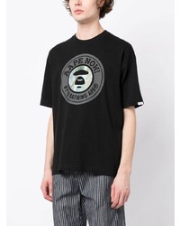 schwarzes bedrucktes T-Shirt mit einem Rundhalsausschnitt von AAPE BY A BATHING APE