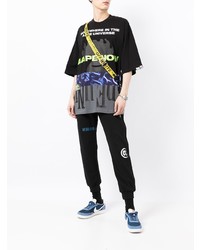 schwarzes bedrucktes T-Shirt mit einem Rundhalsausschnitt von AAPE BY A BATHING APE