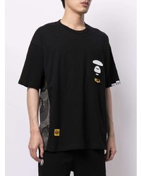 schwarzes bedrucktes T-Shirt mit einem Rundhalsausschnitt von AAPE BY A BATHING APE