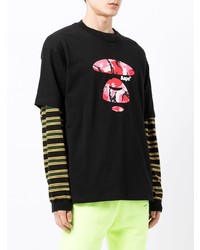 schwarzes bedrucktes T-Shirt mit einem Rundhalsausschnitt von AAPE BY A BATHING APE