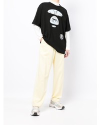 schwarzes bedrucktes T-Shirt mit einem Rundhalsausschnitt von AAPE BY A BATHING APE