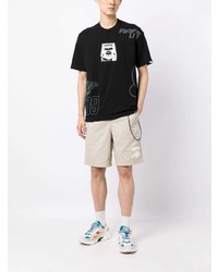 schwarzes bedrucktes T-Shirt mit einem Rundhalsausschnitt von AAPE BY A BATHING APE