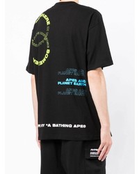 schwarzes bedrucktes T-Shirt mit einem Rundhalsausschnitt von AAPE BY A BATHING APE