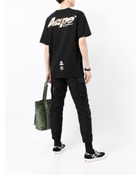 schwarzes bedrucktes T-Shirt mit einem Rundhalsausschnitt von AAPE BY A BATHING APE