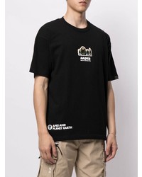 schwarzes bedrucktes T-Shirt mit einem Rundhalsausschnitt von AAPE BY A BATHING APE