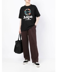 schwarzes bedrucktes T-Shirt mit einem Rundhalsausschnitt von AAPE BY A BATHING APE