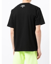 schwarzes bedrucktes T-Shirt mit einem Rundhalsausschnitt von AAPE BY A BATHING APE