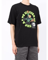 schwarzes bedrucktes T-Shirt mit einem Rundhalsausschnitt von AAPE BY A BATHING APE