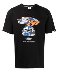 schwarzes bedrucktes T-Shirt mit einem Rundhalsausschnitt von AAPE BY A BATHING APE