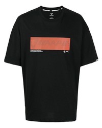 schwarzes bedrucktes T-Shirt mit einem Rundhalsausschnitt von AAPE BY A BATHING APE