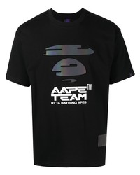 schwarzes bedrucktes T-Shirt mit einem Rundhalsausschnitt von AAPE BY A BATHING APE