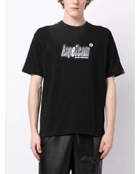 schwarzes bedrucktes T-Shirt mit einem Rundhalsausschnitt von AAPE BY A BATHING APE