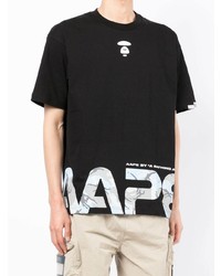 schwarzes bedrucktes T-Shirt mit einem Rundhalsausschnitt von AAPE BY A BATHING APE