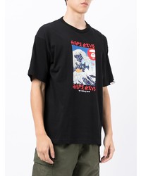 schwarzes bedrucktes T-Shirt mit einem Rundhalsausschnitt von AAPE BY A BATHING APE