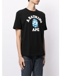 schwarzes bedrucktes T-Shirt mit einem Rundhalsausschnitt von A Bathing Ape