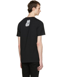 schwarzes bedrucktes T-Shirt mit einem Rundhalsausschnitt von McQ