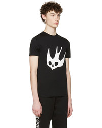 schwarzes bedrucktes T-Shirt mit einem Rundhalsausschnitt von McQ