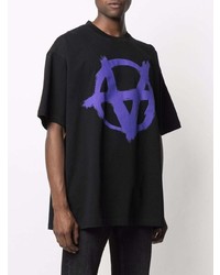 schwarzes bedrucktes T-Shirt mit einem Rundhalsausschnitt von Vetements