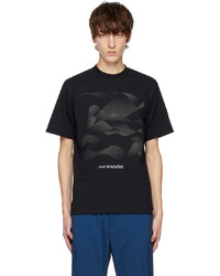 schwarzes bedrucktes T-Shirt mit einem Rundhalsausschnitt von And Wander