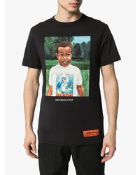 schwarzes bedrucktes T-Shirt mit einem Rundhalsausschnitt von Heron Preston