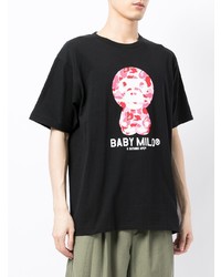 schwarzes bedrucktes T-Shirt mit einem Rundhalsausschnitt von A Bathing Ape