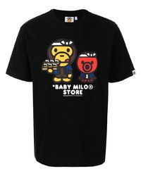 schwarzes bedrucktes T-Shirt mit einem Rundhalsausschnitt von *BABY MILO® STORE BY *A BATHING APE®