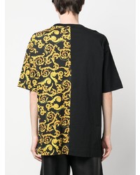 schwarzes bedrucktes T-Shirt mit einem Rundhalsausschnitt von VERSACE JEANS COUTURE