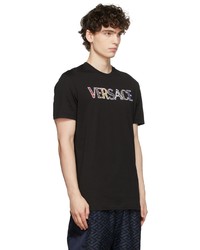 schwarzes bedrucktes T-Shirt mit einem Rundhalsausschnitt von Versace