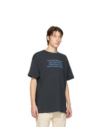 schwarzes bedrucktes T-Shirt mit einem Rundhalsausschnitt von Raf Simons