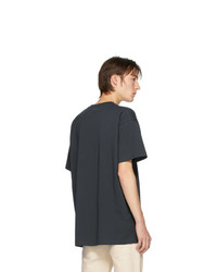 schwarzes bedrucktes T-Shirt mit einem Rundhalsausschnitt von Raf Simons