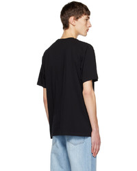 schwarzes bedrucktes T-Shirt mit einem Rundhalsausschnitt von thisisneverthat