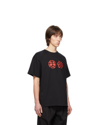 schwarzes bedrucktes T-Shirt mit einem Rundhalsausschnitt von Rassvet