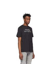 schwarzes bedrucktes T-Shirt mit einem Rundhalsausschnitt von Saturdays Nyc
