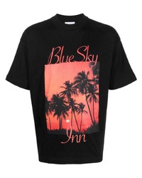 schwarzes bedrucktes T-Shirt mit einem Rundhalsausschnitt von BLUE SKY INN