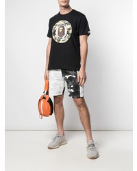 schwarzes bedrucktes T-Shirt mit einem Rundhalsausschnitt von A Bathing Ape