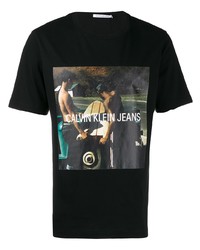 schwarzes bedrucktes T-Shirt mit einem Rundhalsausschnitt von Calvin Klein Jeans