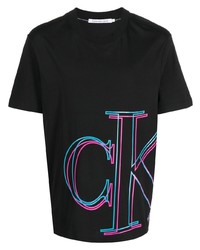 schwarzes bedrucktes T-Shirt mit einem Rundhalsausschnitt von Calvin Klein Jeans