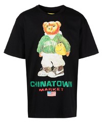 schwarzes bedrucktes T-Shirt mit einem Rundhalsausschnitt von Chinatown Market